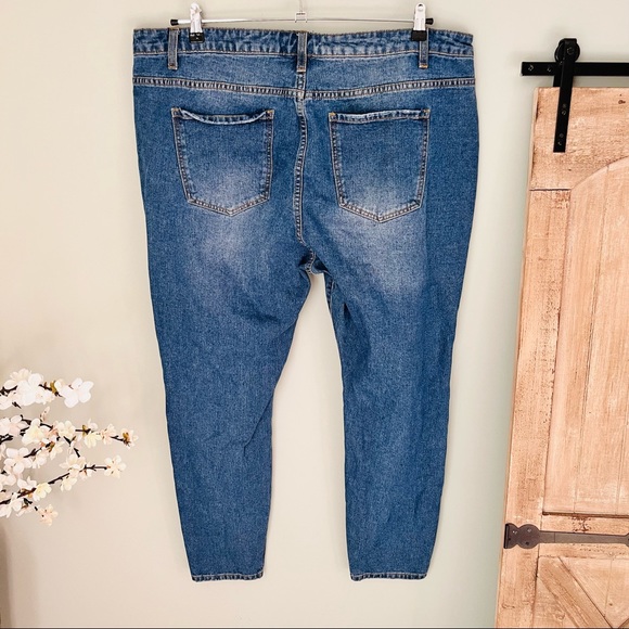 Forever 21+ Distressed Chain Boyfriend Jeans Size 18 - Picture 5 of 6